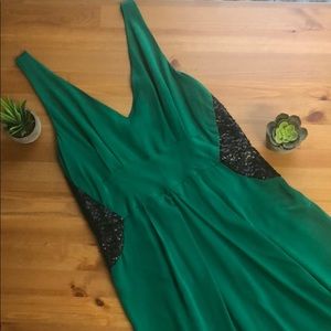 Greylin • emerald green sexy v-neck dress